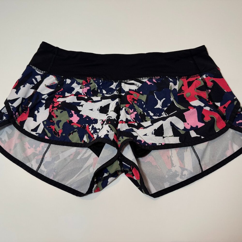 Lululemon Speed Short in Pop Cut Boom Juice Fatigue Green, Size 6